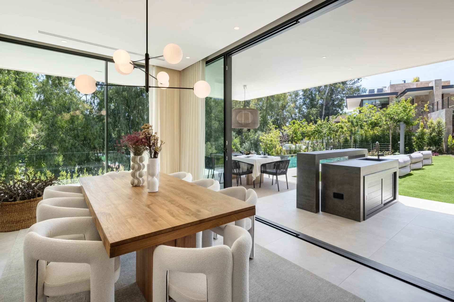 Brand-New Luxury Villa with Panoramic Mountain Views in La Cerquilla — photo 37
