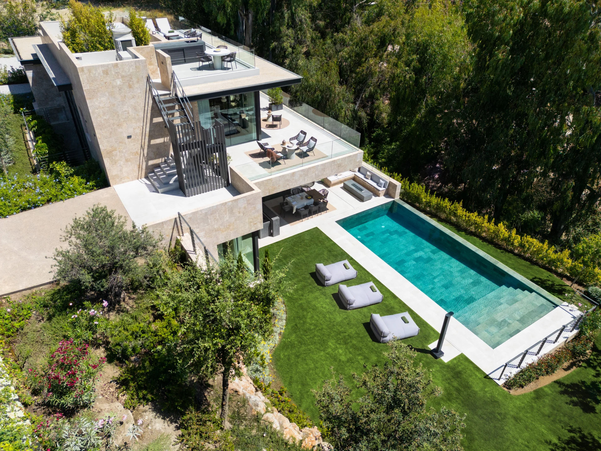 Brand-New Luxury Villa with Panoramic Mountain Views in La Cerquilla — photo 4