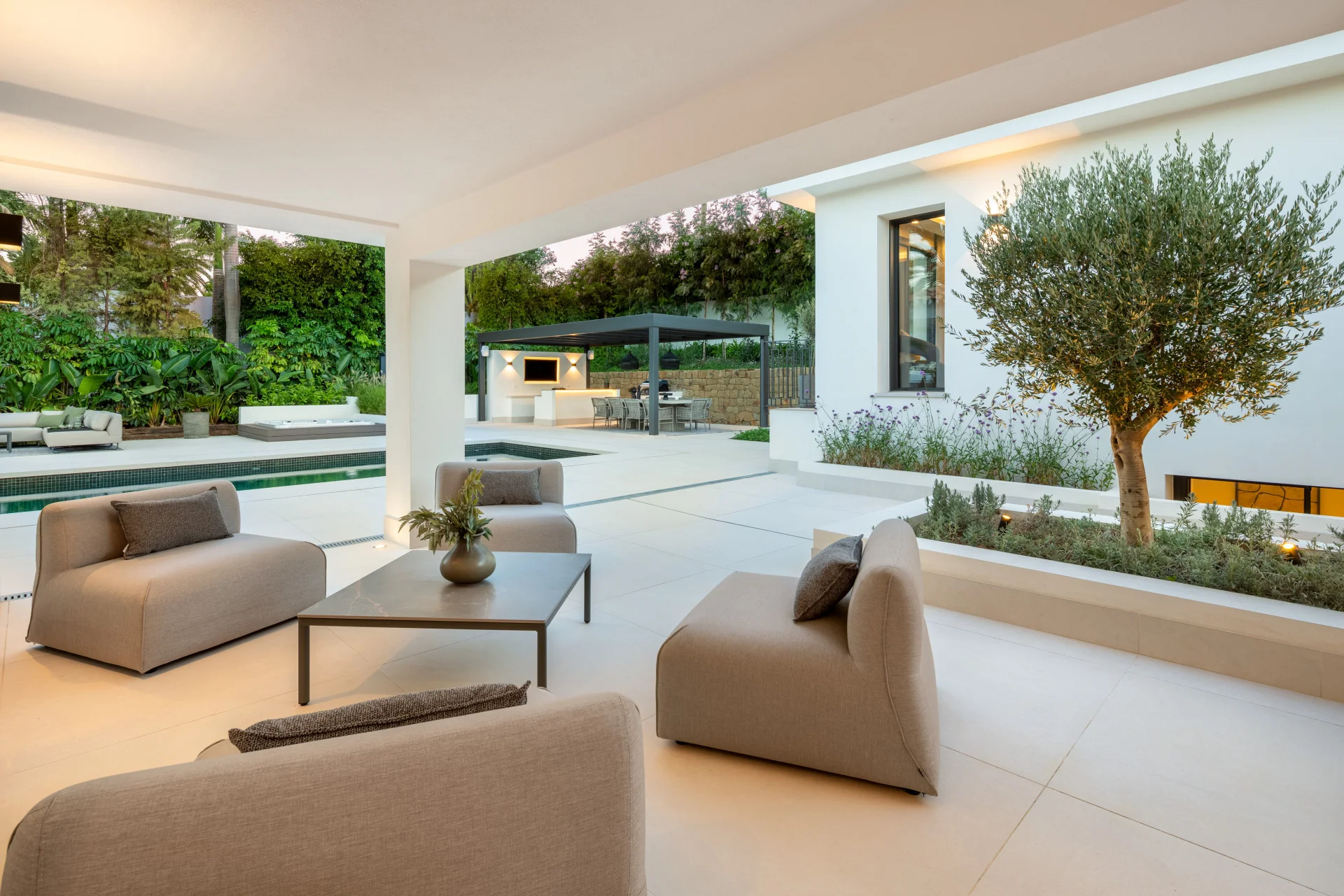 Brand-New Luxury Villa with Sea Views in Las Brisas, Nueva Andalucía — photo 19