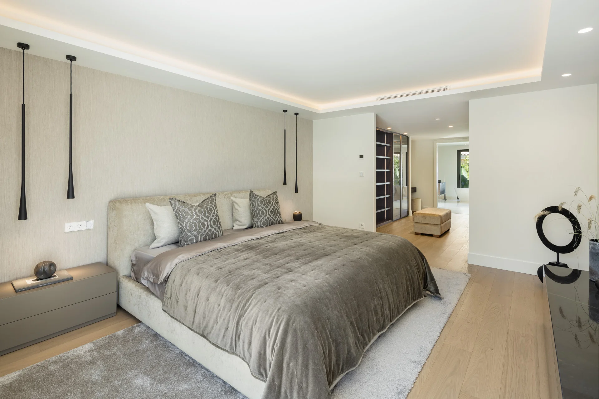 Brand-New Luxury Villa with Sea Views in Las Brisas, Nueva Andalucía — photo 12