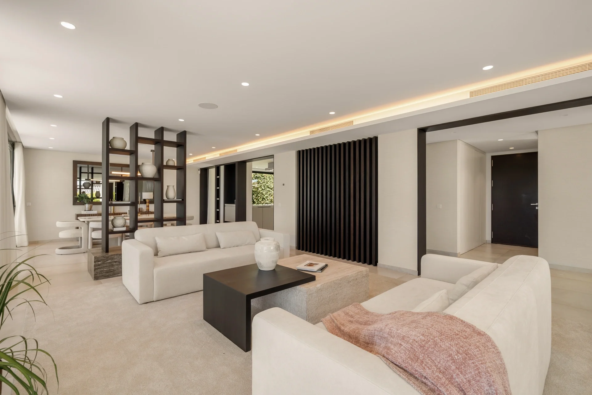 Contemporary Frontline Golf Villa in Nueva Andalucía — photo 9