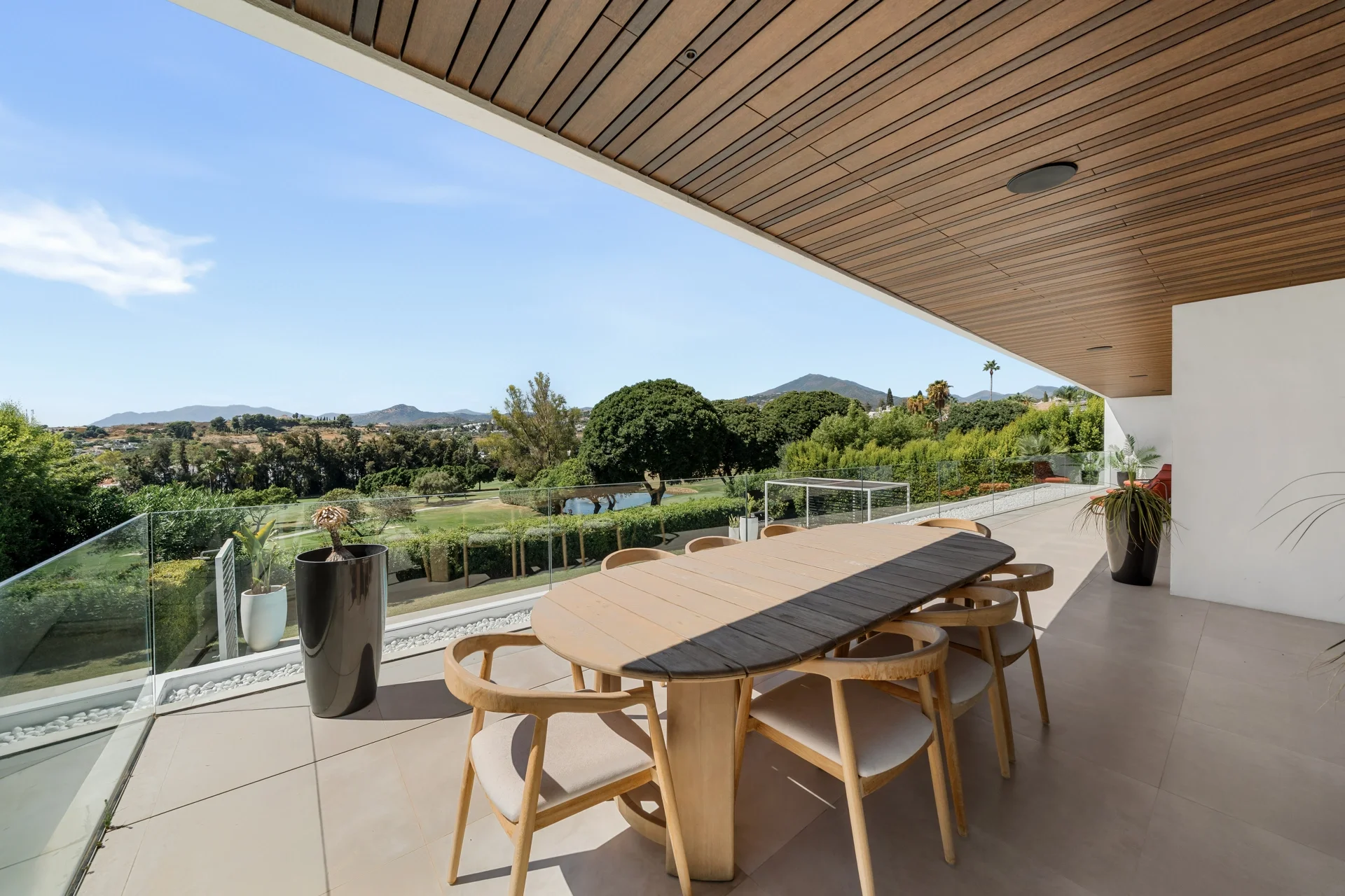 Contemporary Frontline Golf Villa in Nueva Andalucía — photo 36
