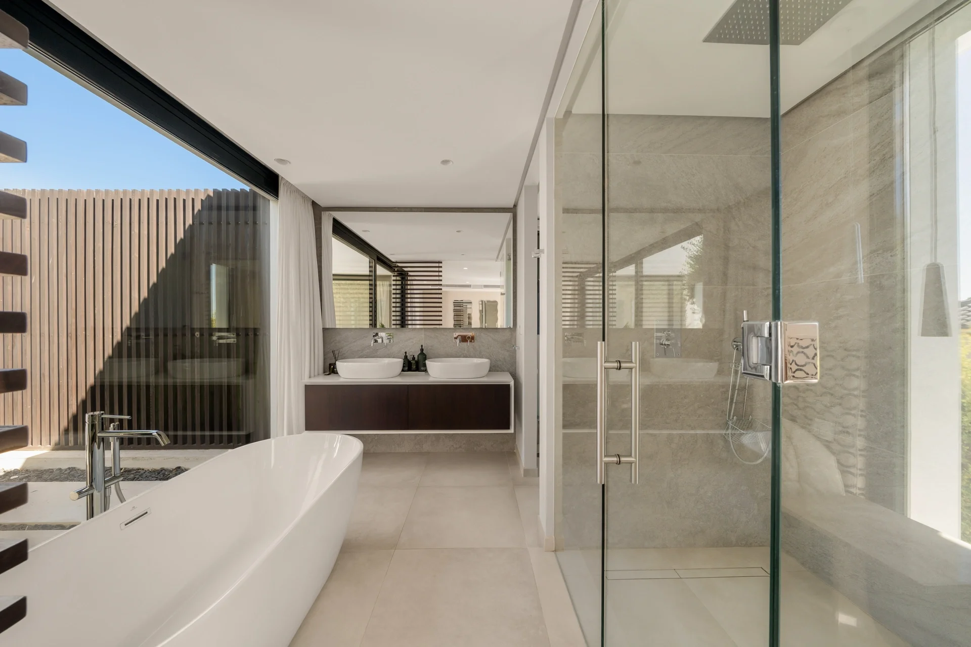 Contemporary Frontline Golf Villa in Nueva Andalucía — photo 19