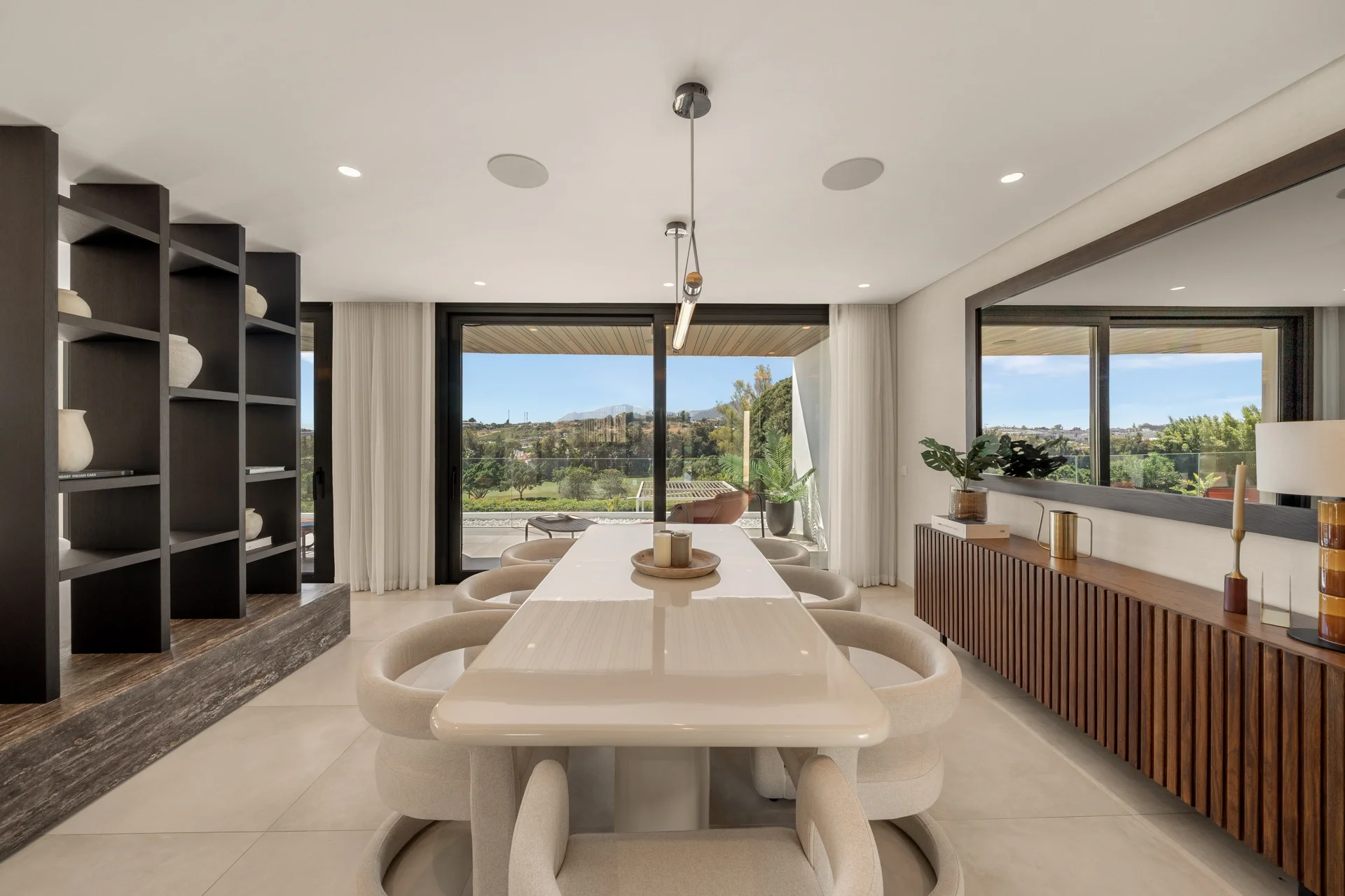 Contemporary Frontline Golf Villa in Nueva Andalucía — photo 31