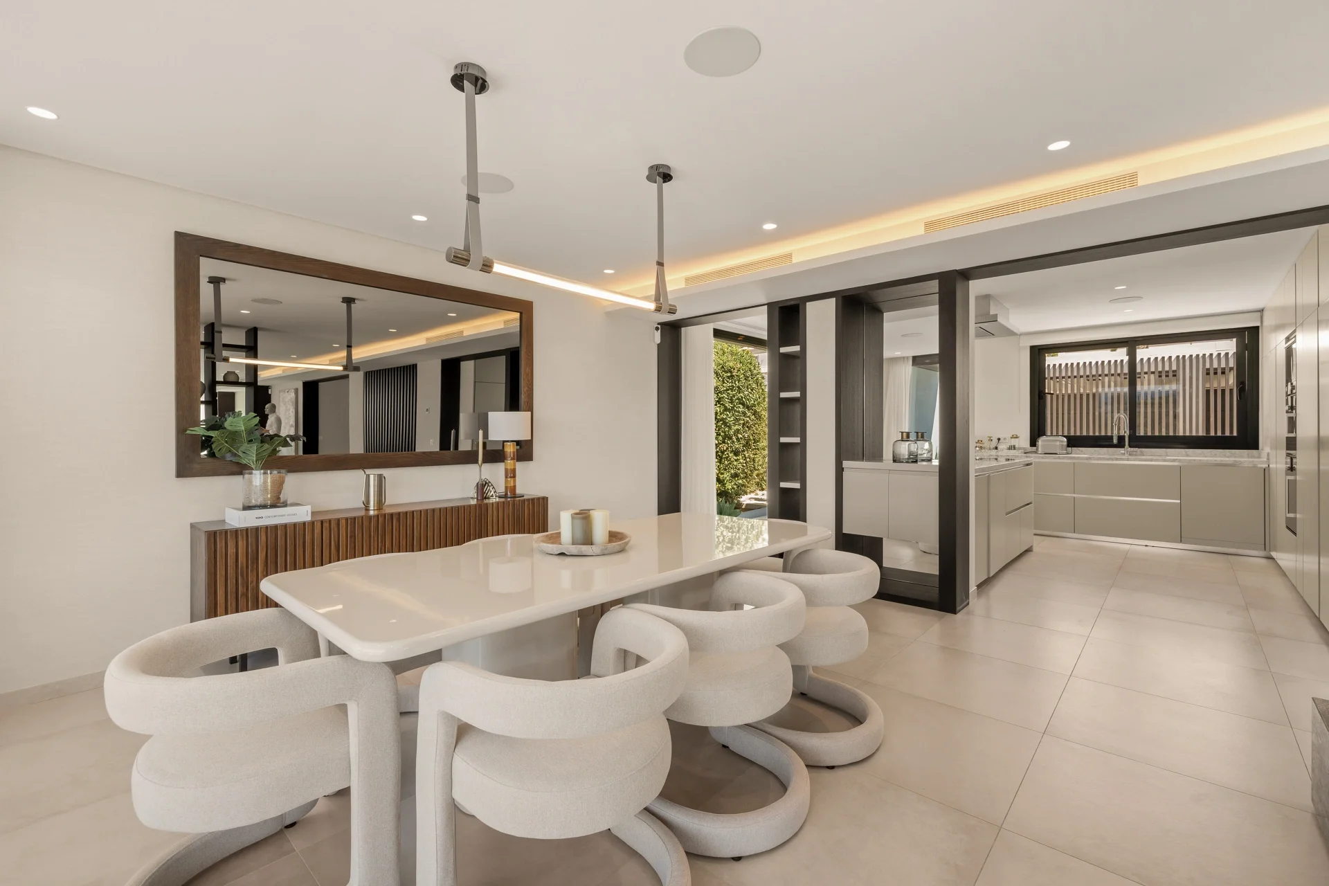 Contemporary Frontline Golf Villa in Nueva Andalucía — photo 3