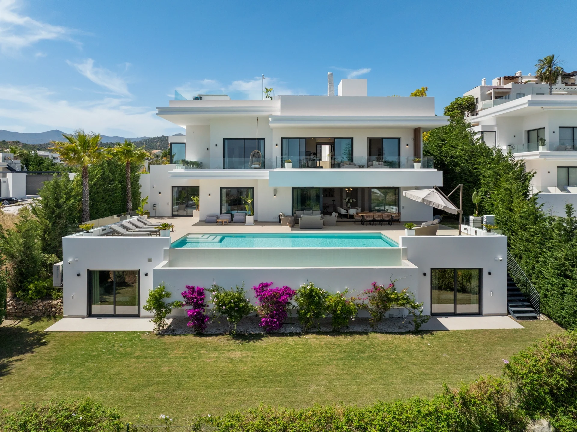 Luxury Contemporary Villa with Panoramic Sea Views in La Resina Golf — photo 22