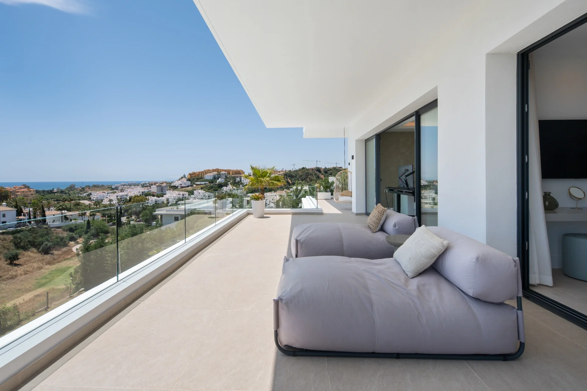 Luxury Contemporary Villa with Panoramic Sea Views in La Resina Golf — photo 19