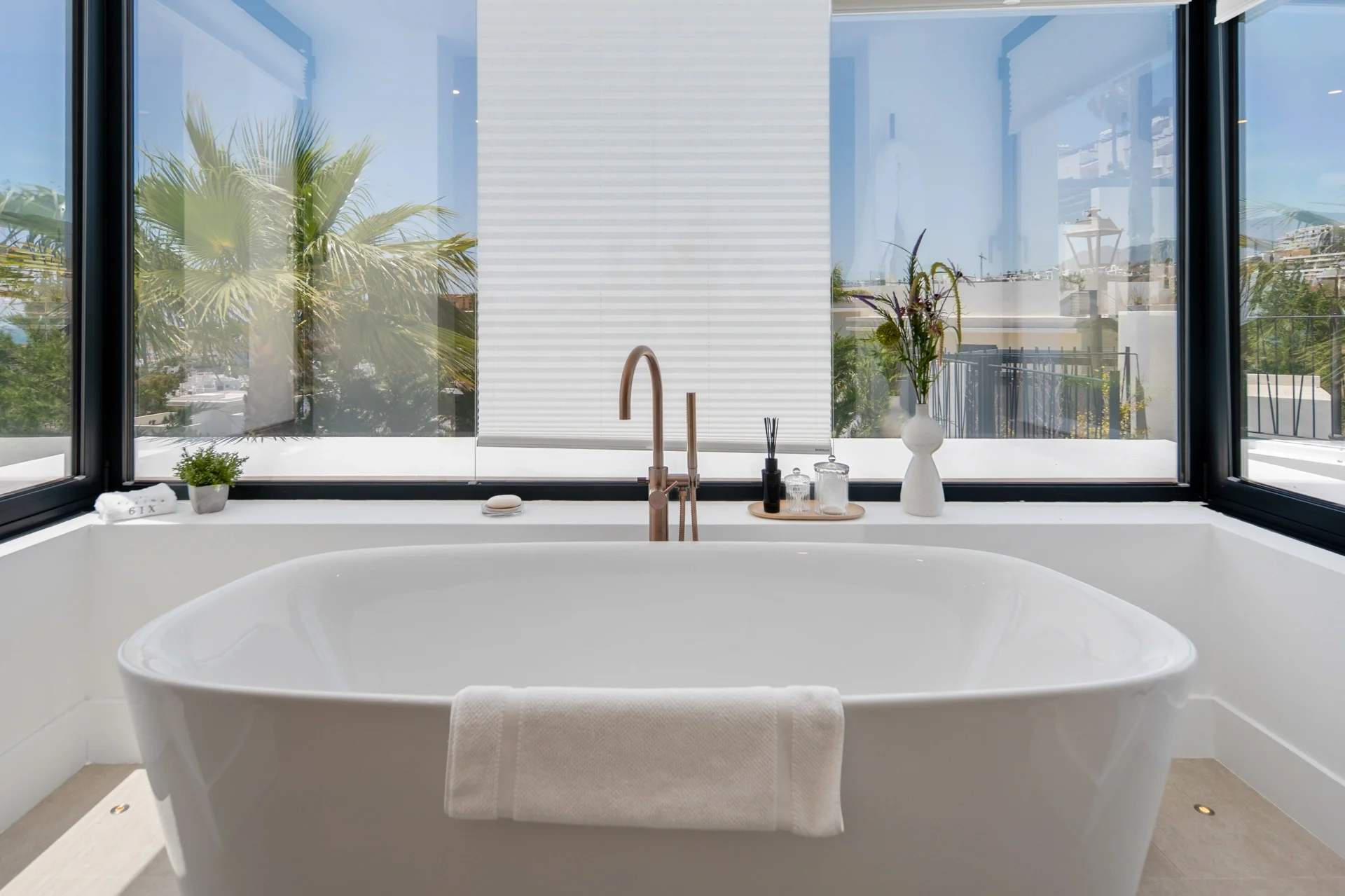 Luxury Contemporary Villa with Panoramic Sea Views in La Resina Golf — photo 27