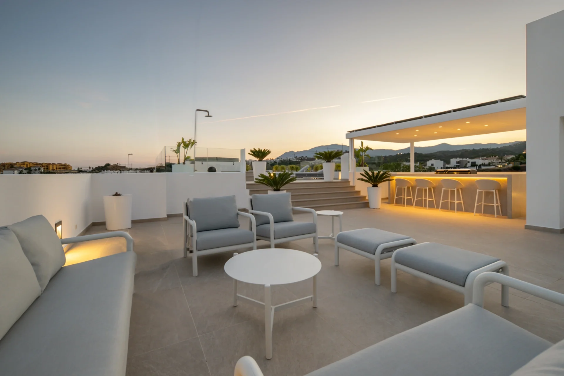 Luxury Contemporary Villa with Panoramic Sea Views in La Resina Golf — photo 21