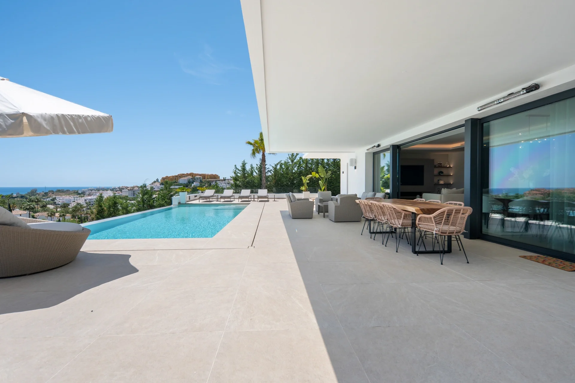 Luxury Contemporary Villa with Panoramic Sea Views in La Resina Golf — photo 33