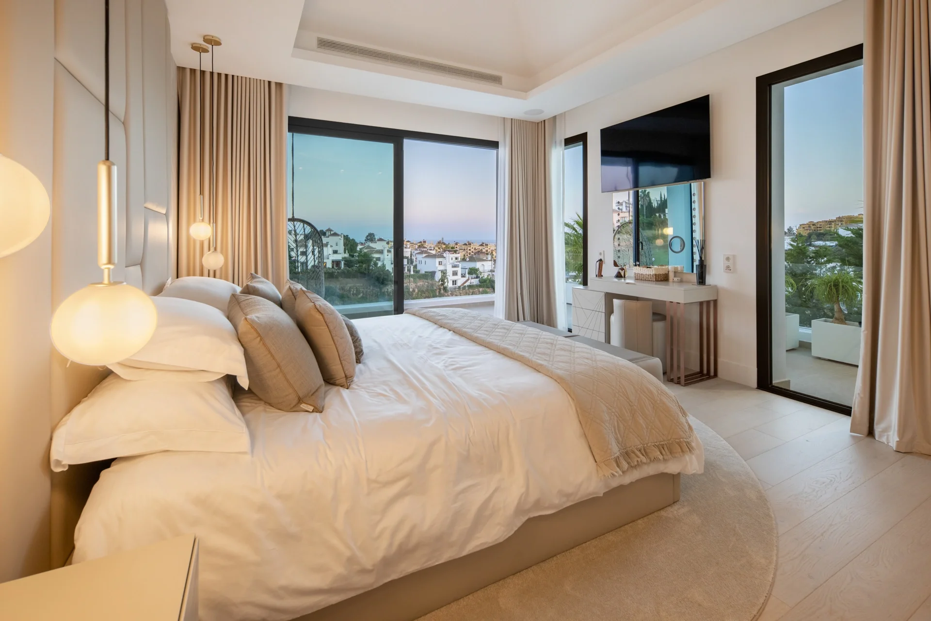 Luxury Contemporary Villa with Panoramic Sea Views in La Resina Golf — photo 36