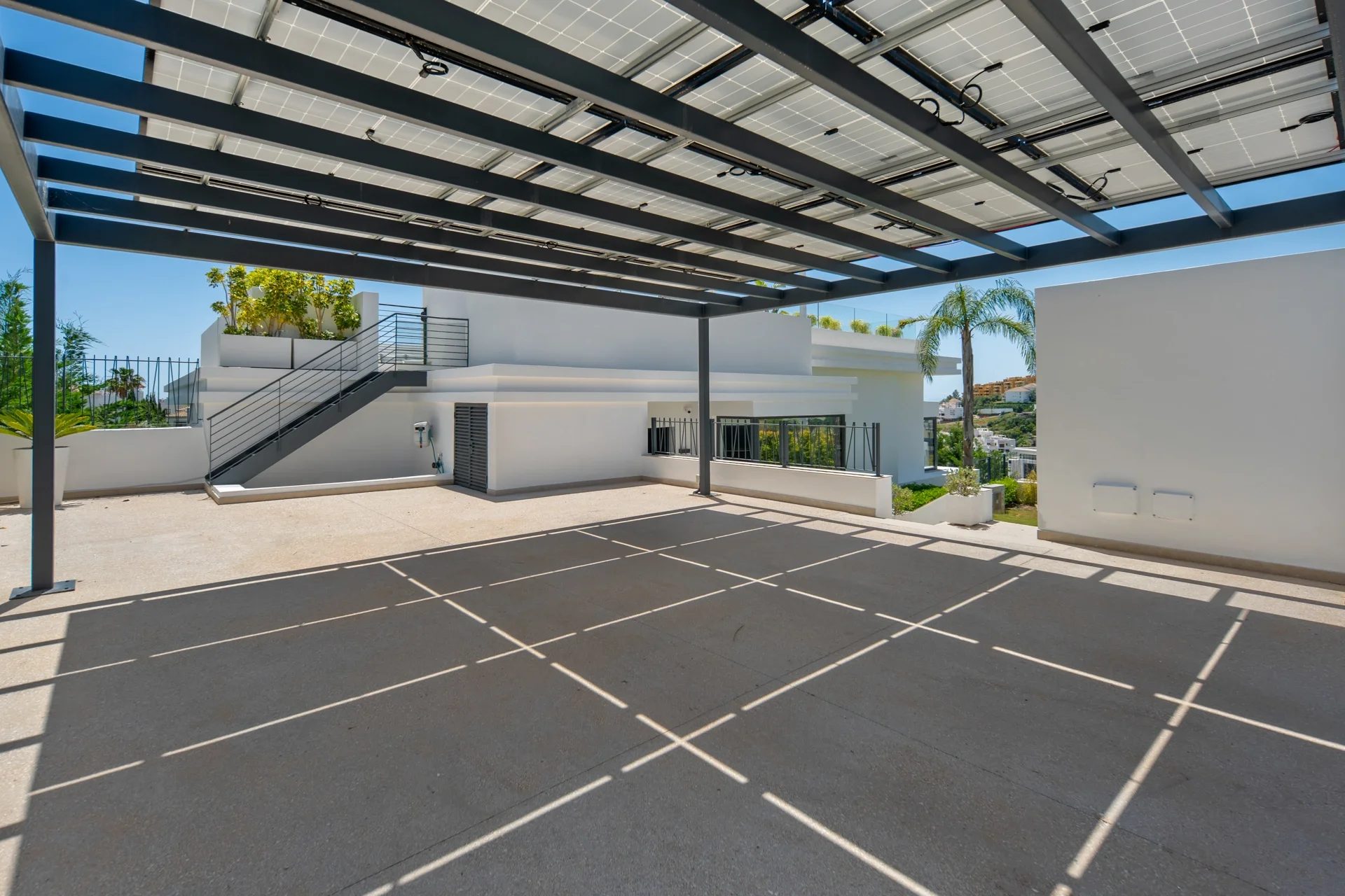 Luxury Contemporary Villa with Panoramic Sea Views in La Resina Golf — photo 9