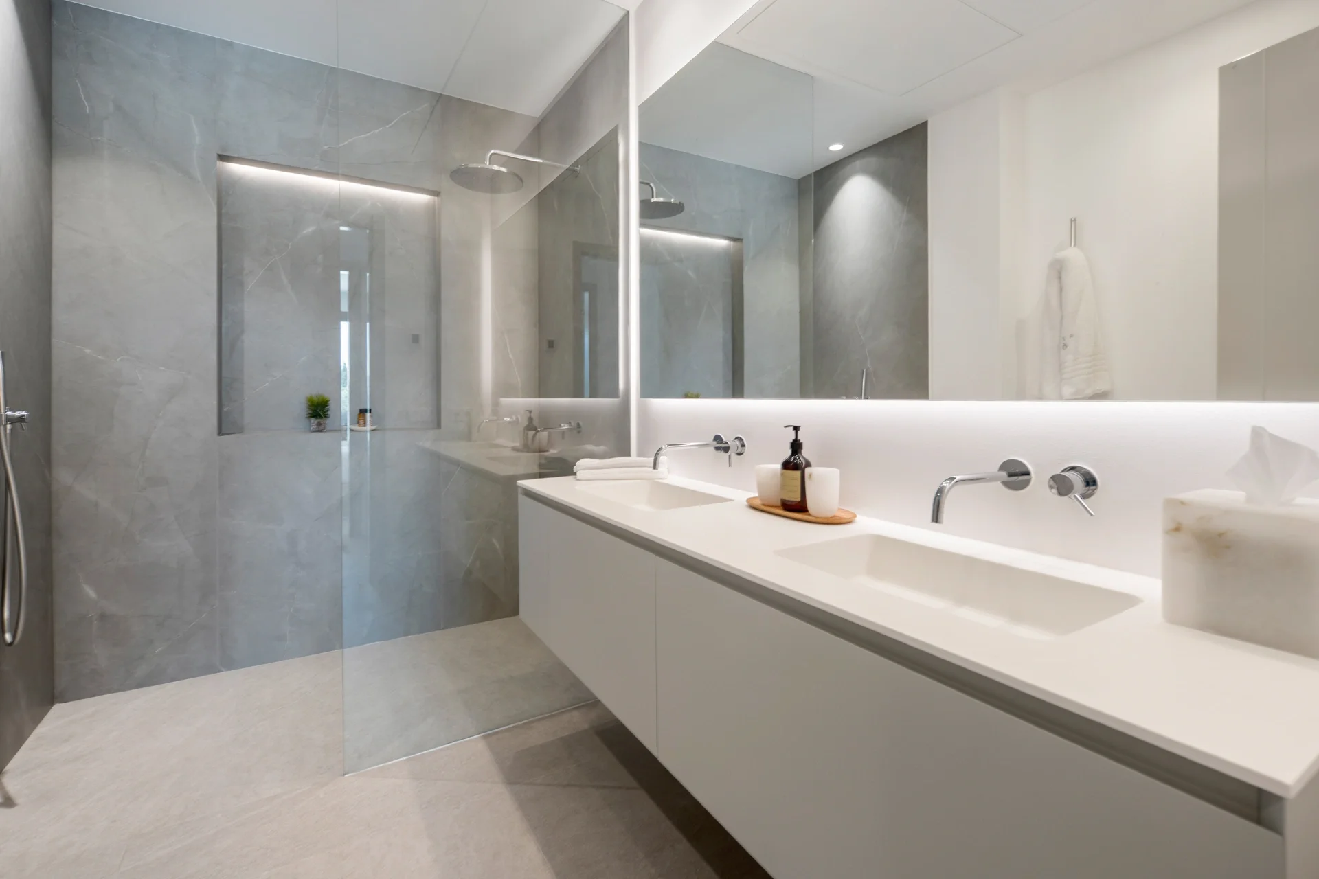 Luxury Contemporary Villa with Panoramic Sea Views in La Resina Golf — photo 12