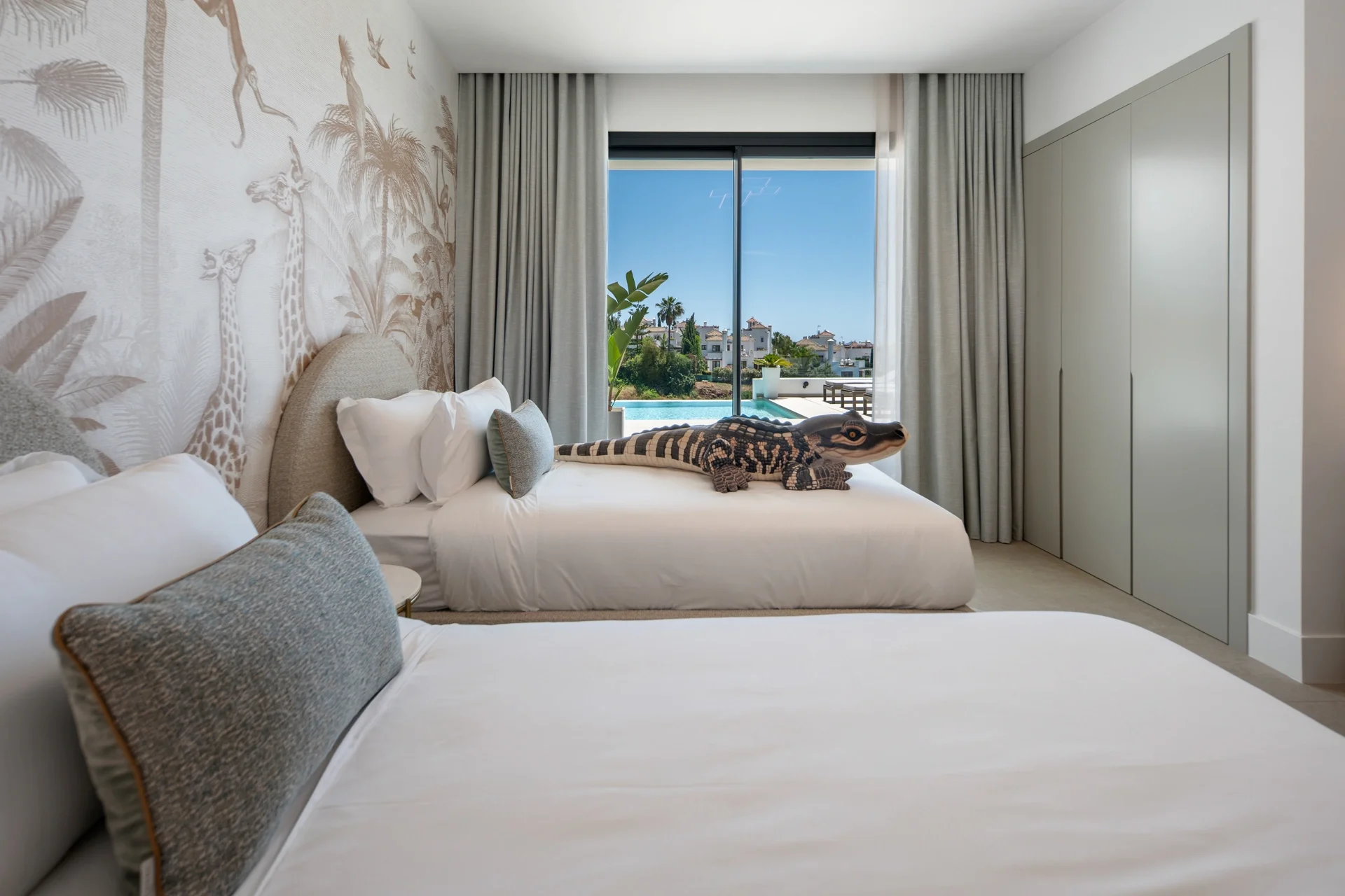 Luxury Contemporary Villa with Panoramic Sea Views in La Resina Golf — photo 10