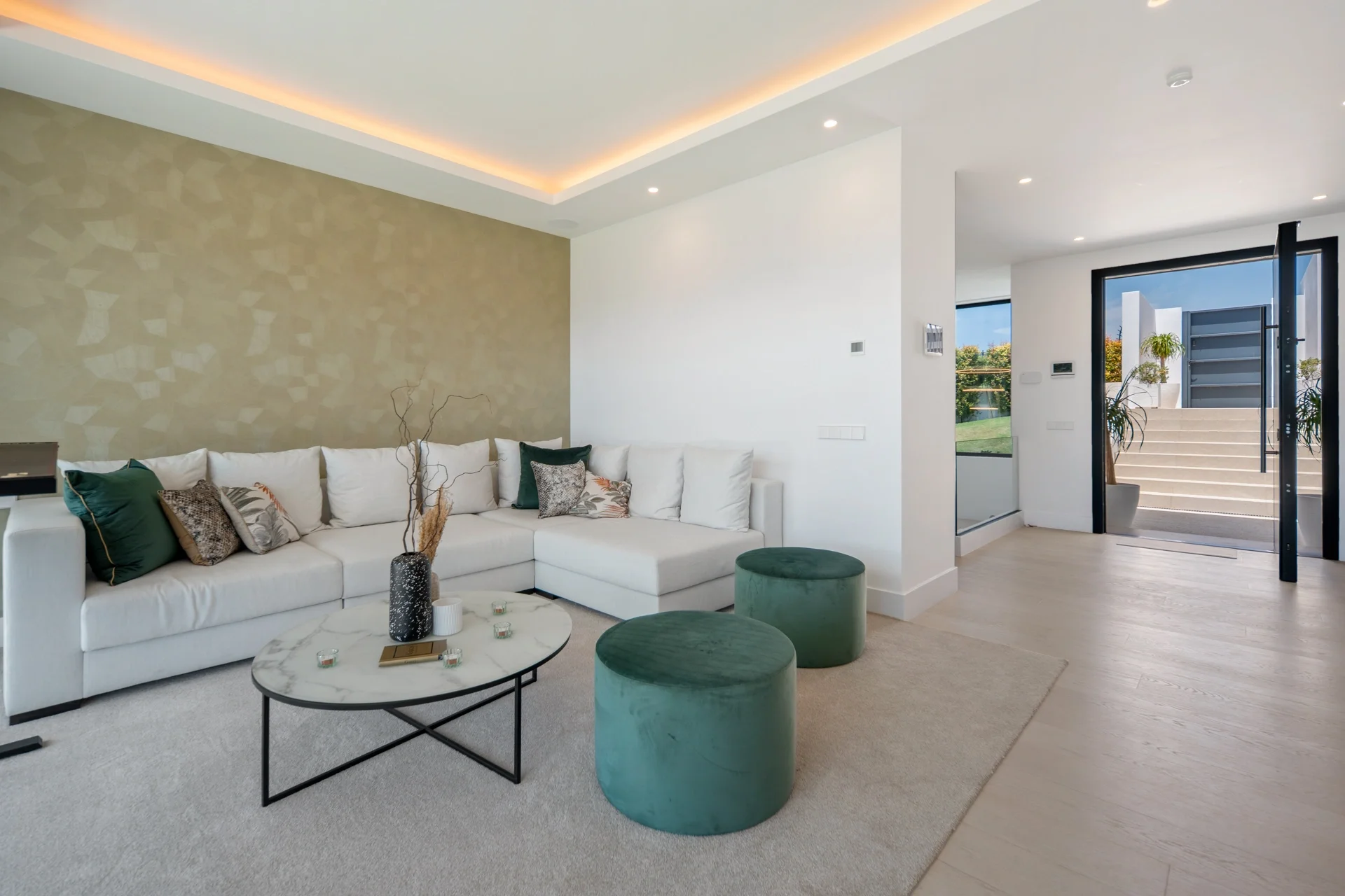 Luxury Contemporary Villa with Panoramic Sea Views in La Resina Golf — photo 13