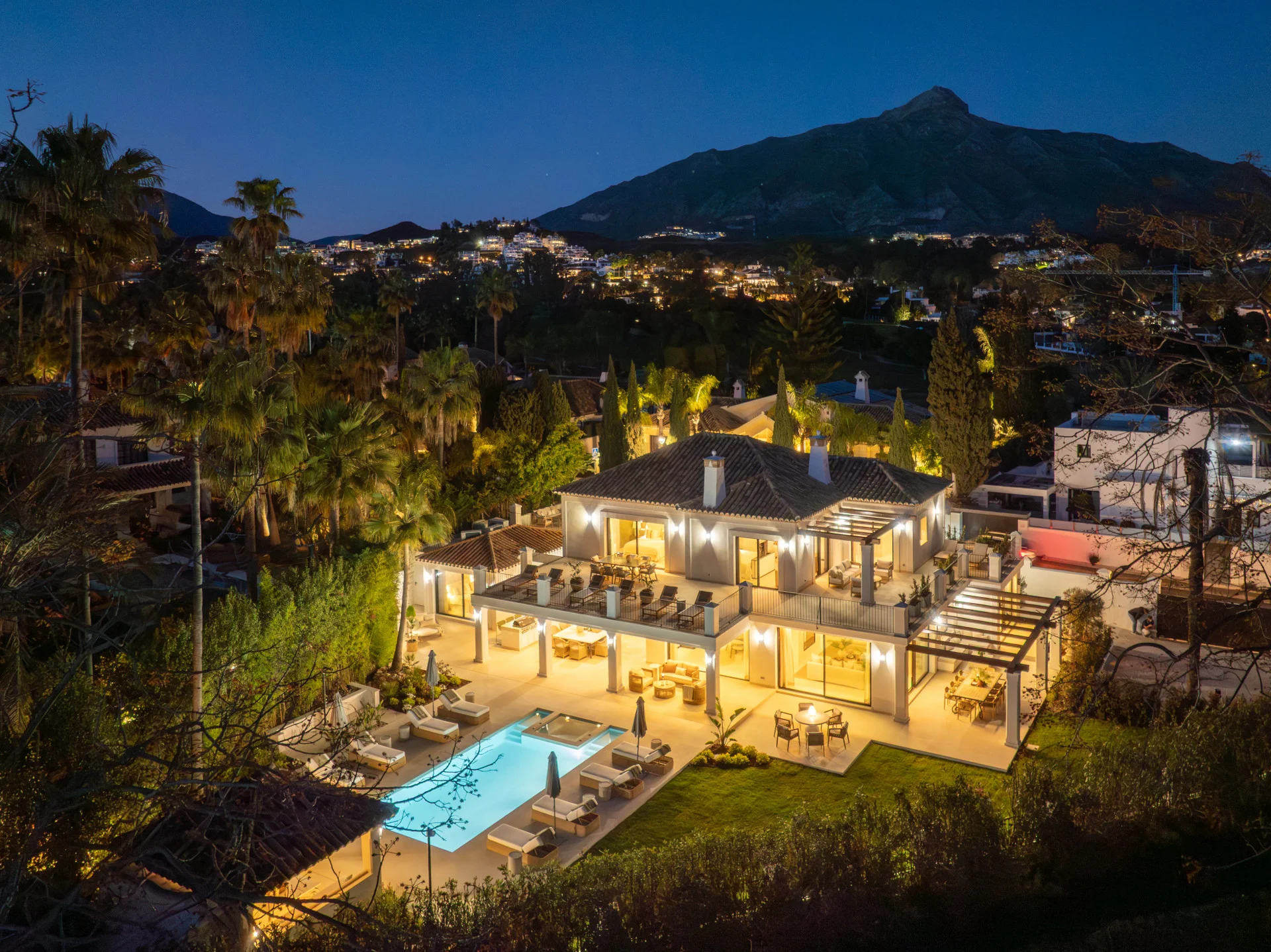 Cerquilla One — Frontline Golf Villa in Nueva Andalucía — photo 40