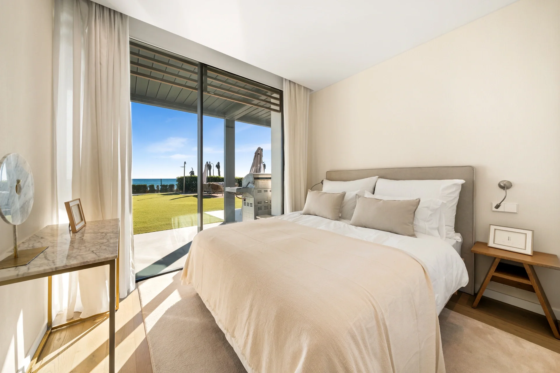 Contemporary Beachfront Villa with Panoramic Sea Views on the New Golden Mile — photo 20
