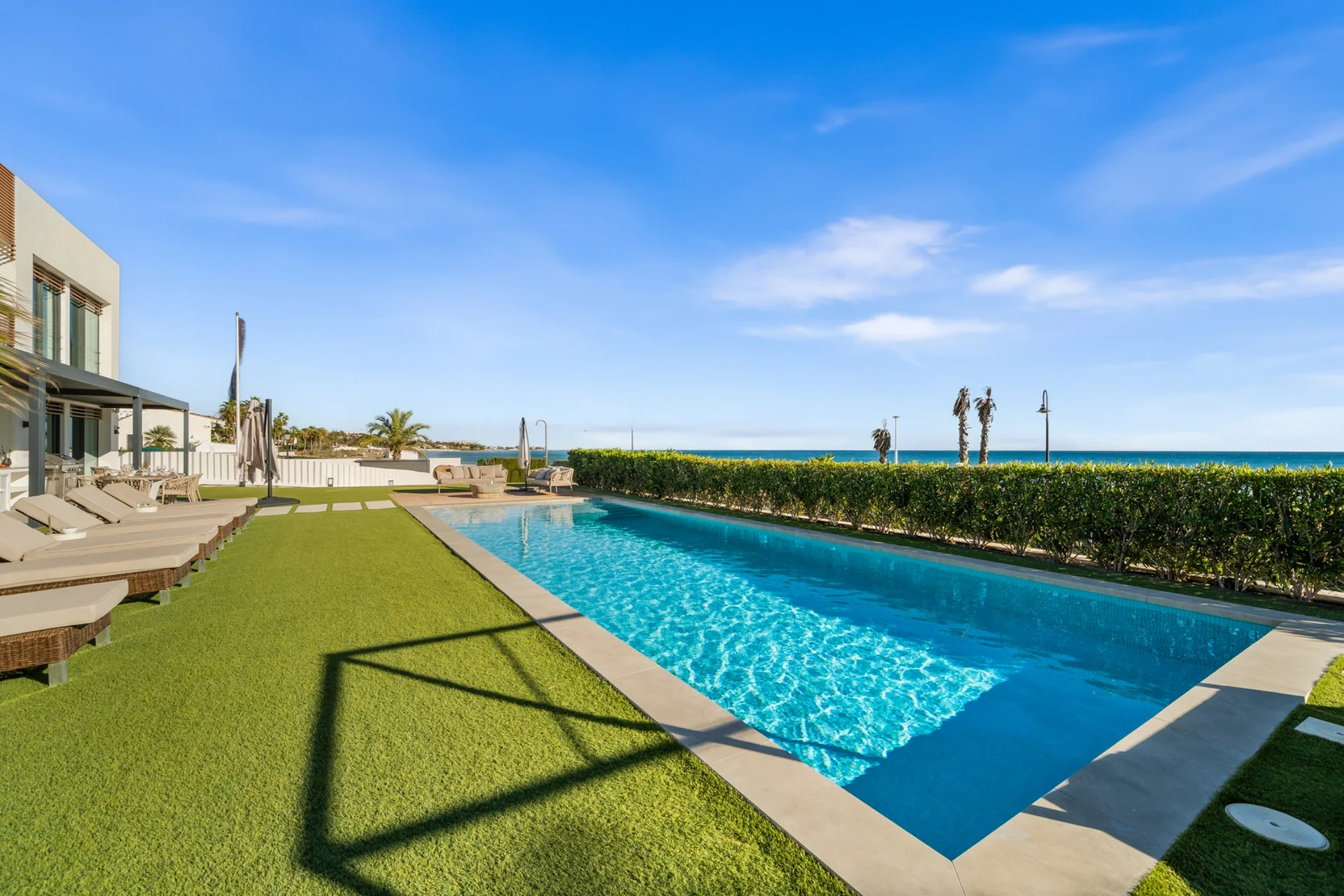Contemporary Beachfront Villa with Panoramic Sea Views on the New Golden Mile — photo 13