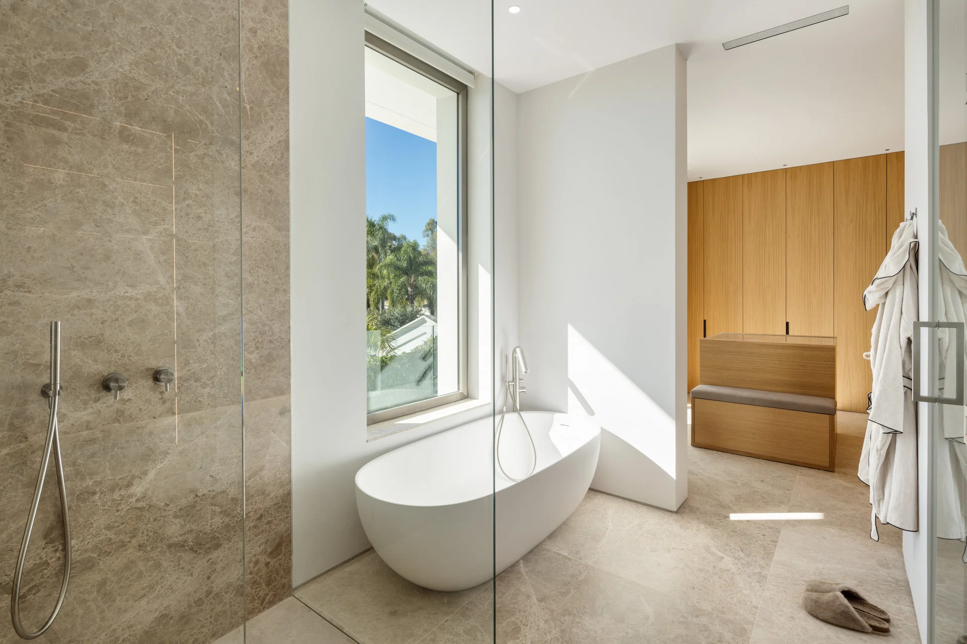 Frontline Golf Luxury Villa with Sea Views in Nueva Andalucía — photo 26