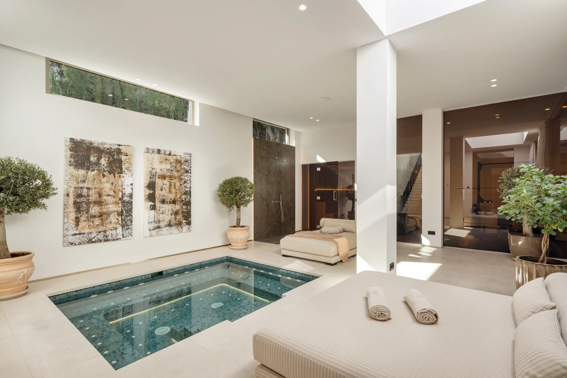 Frontline Golf Luxury Villa with Sea Views in Nueva Andalucía — photo 20