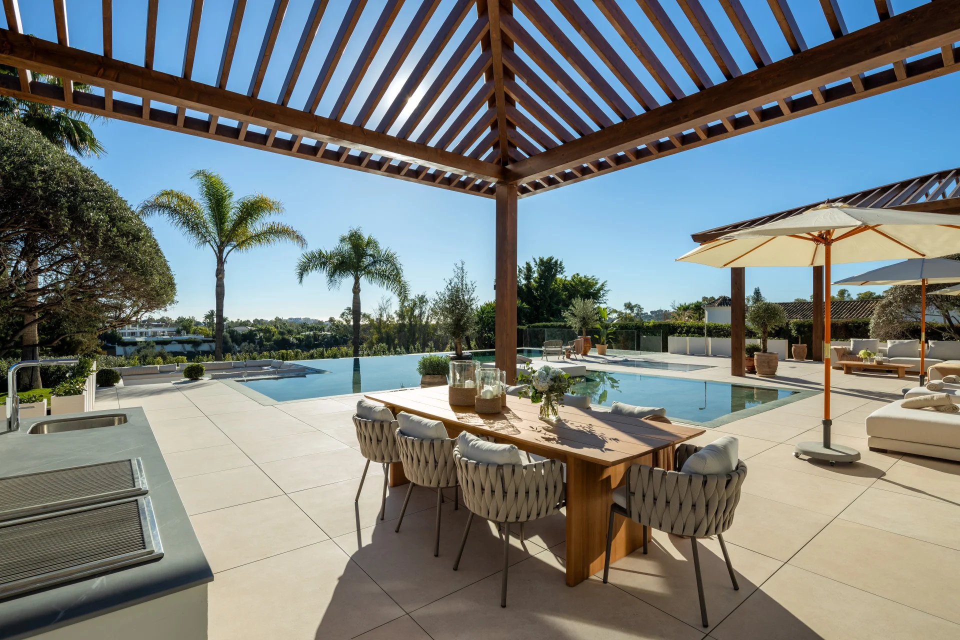 Frontline Golf Luxury Villa with Sea Views in Nueva Andalucía — photo 10