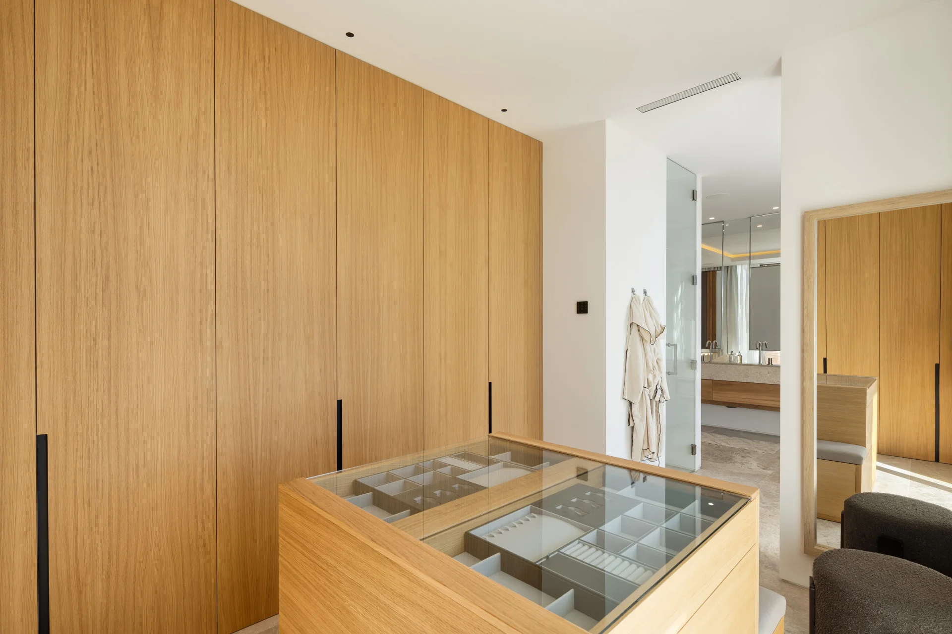 Frontline Golf Luxury Villa with Sea Views in Nueva Andalucía — photo 11